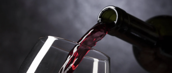 ADAR trage un semnal de alarmă: introducerea accizelor pe vin va afecta întreaga industrie vitivinicolă românească